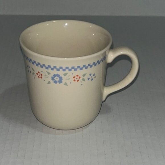 Corelle Needlepoint 3.5" Mugs Cups Set of 4 - Picture 7 of 8